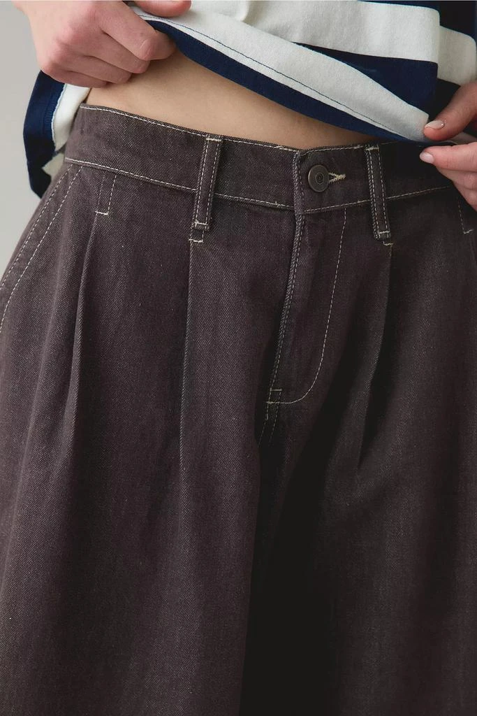 BDG BDG Jax Pleated Cocoon Low-Rise Jean 3