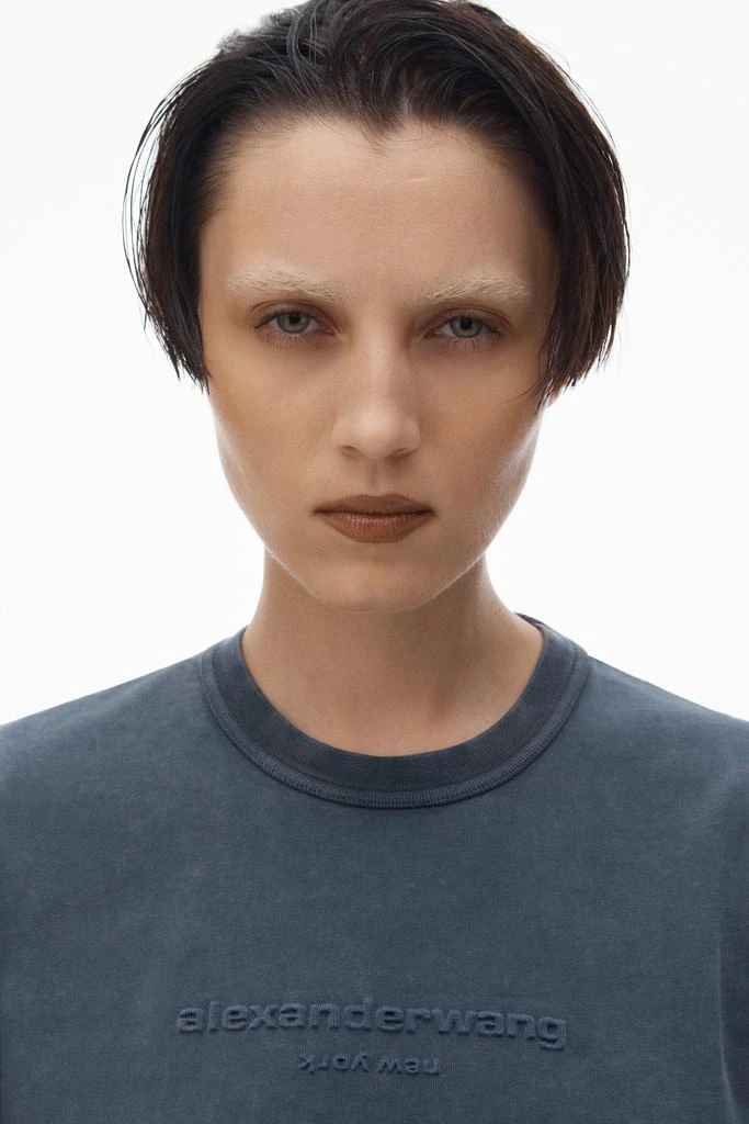 Alexander Wang shrunken logo embossed tee in cotton 5