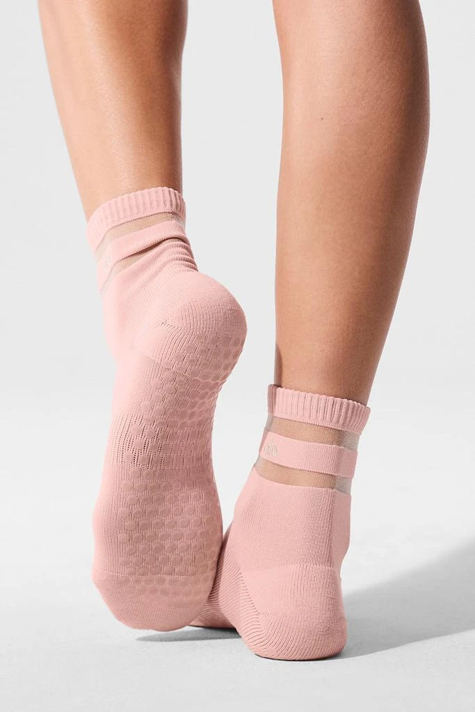 Alo Women's Pulse Grip Sock - Pink Quartz 3