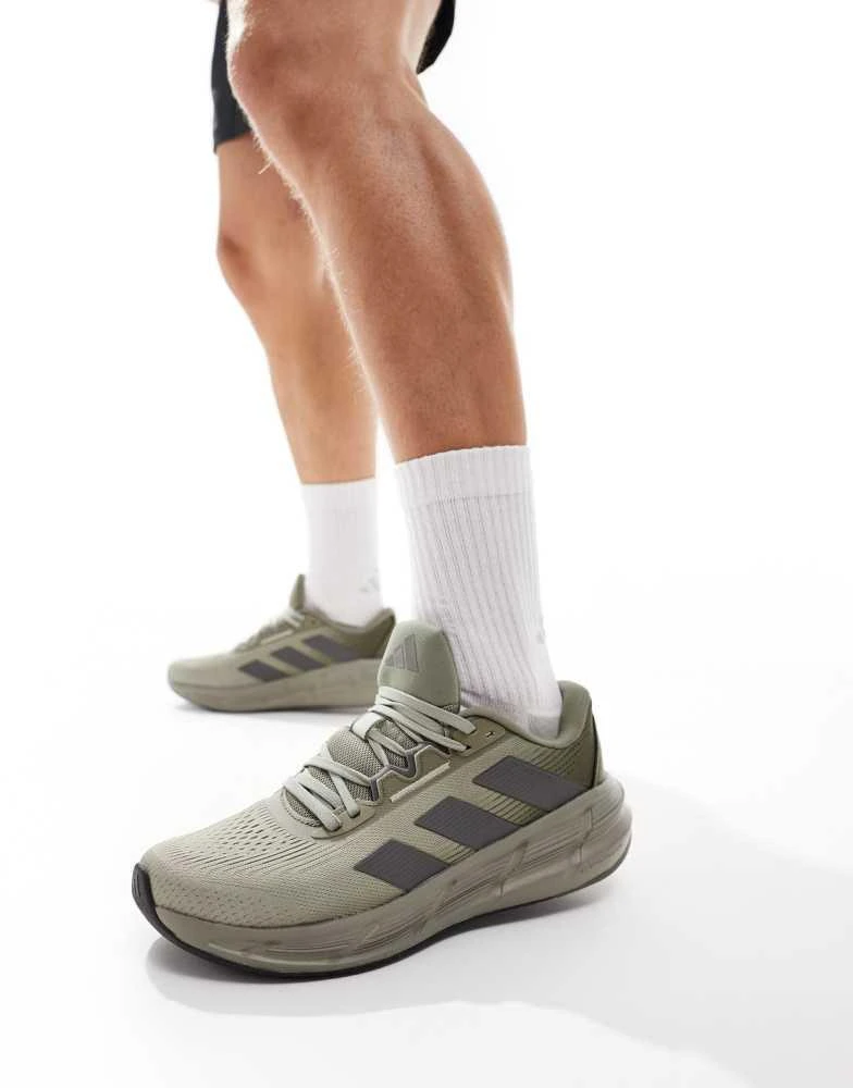 Adidas adidas Running Questar 3 trainers in olive 1