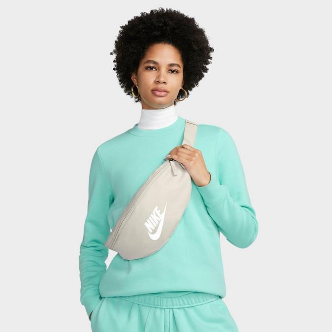 nike women's waist bag