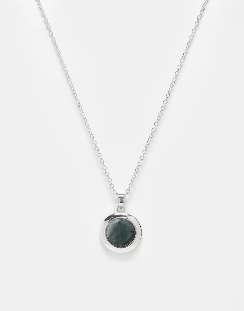 Reclaimed Vintage Reclaimed Vintage unisex chain necklace with pendant in silver 1