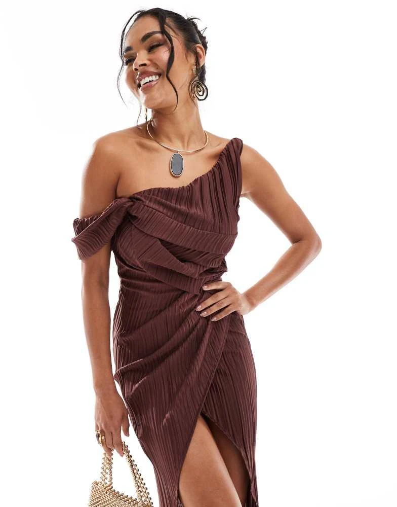 asos design fallen shoulder plisse midi dress Rent ASOS DESIGN Plisse Overlay Midi Dress With Open Back Detail In  Chocolate main image 1