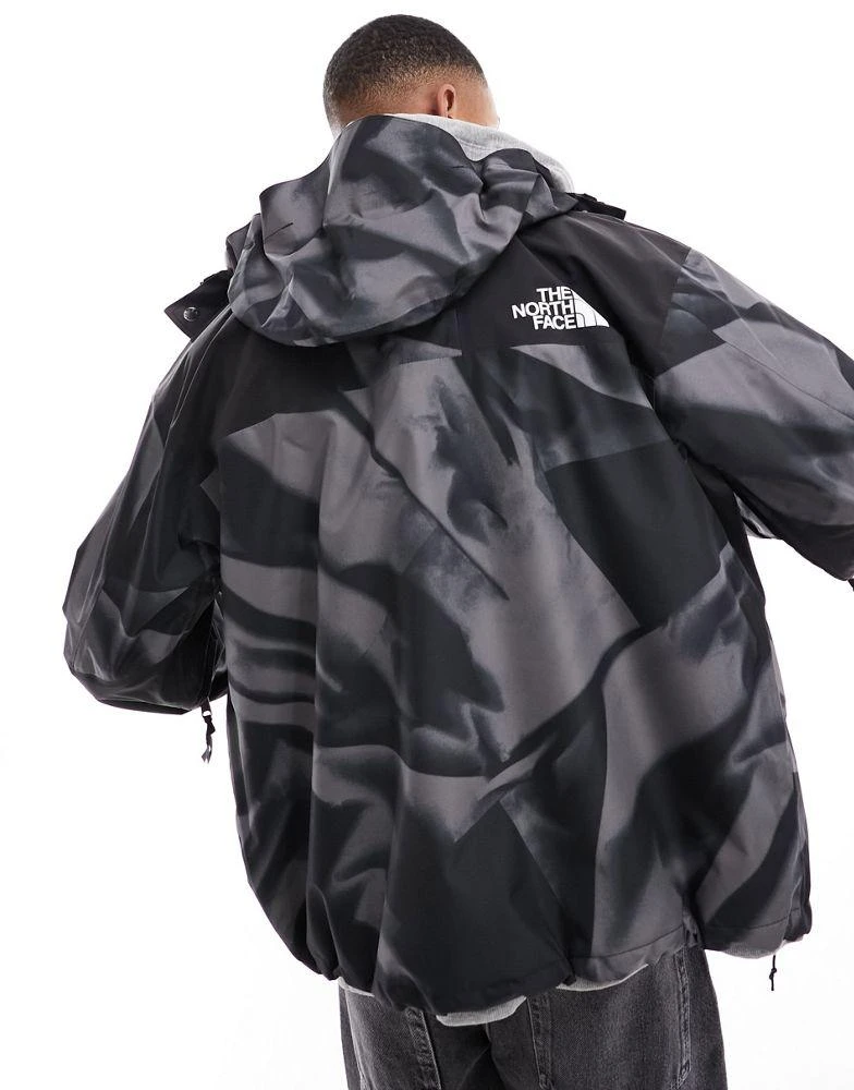 The North Face The North Face 86 Retro Mountain jacket in light grey print 3