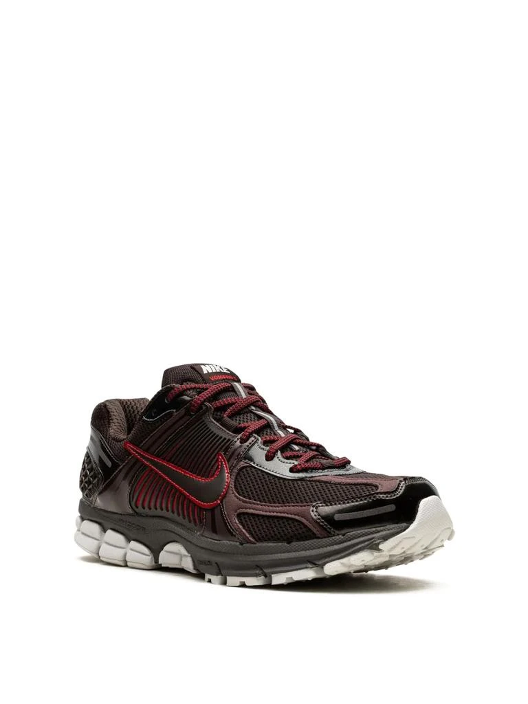 NIKE ZOOM VOMERO 5 SNEAKERS 2