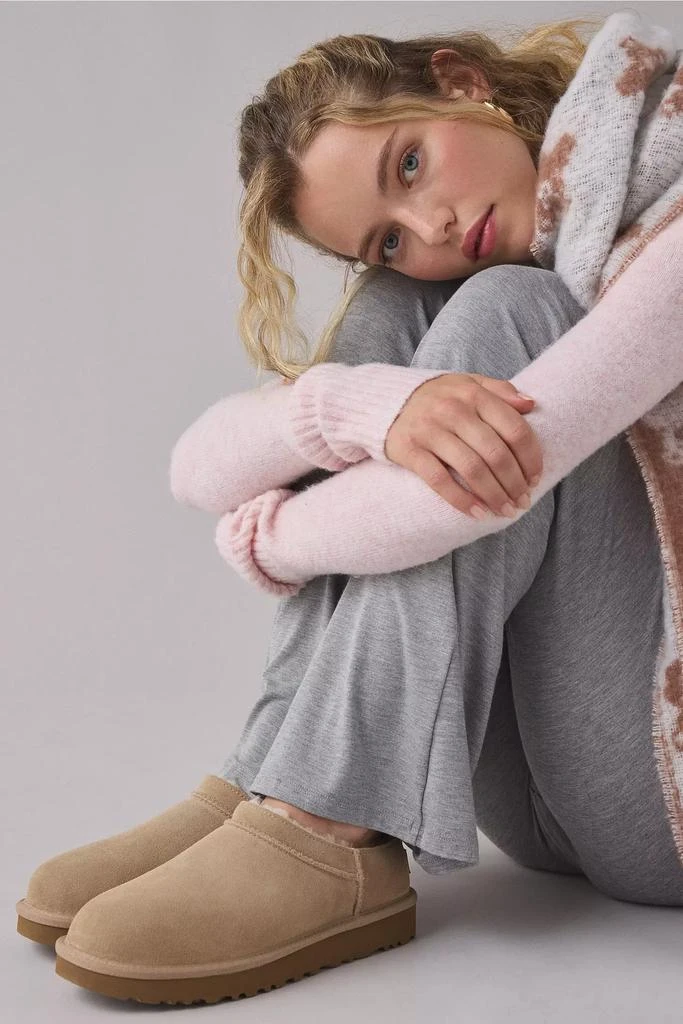 UGG UGG Women
s Classic Micro Mini Suede Boot