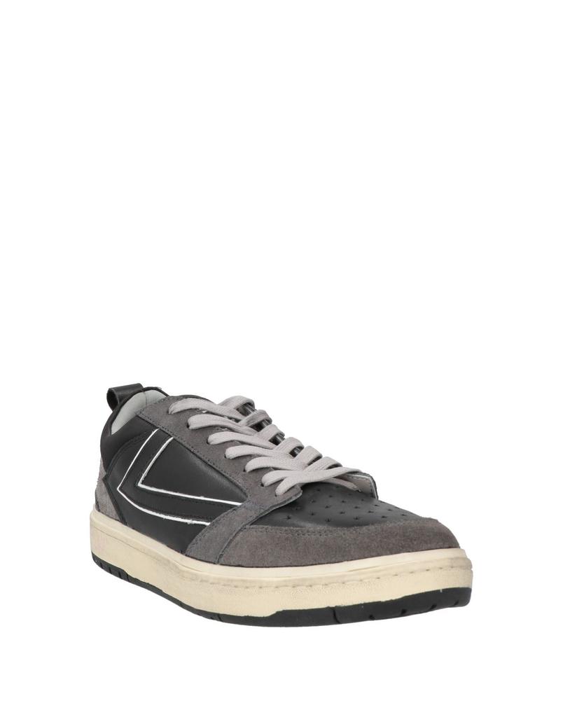 HTC Sneakers