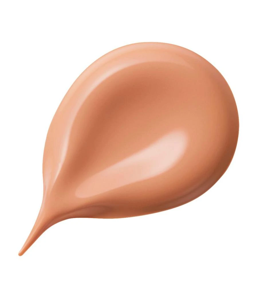 Cle de Peau The Foundation 3