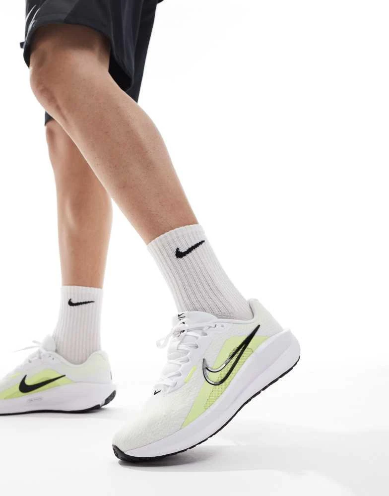 NIKE Nike Running Downshifter 13 trainers in white and yellow 5