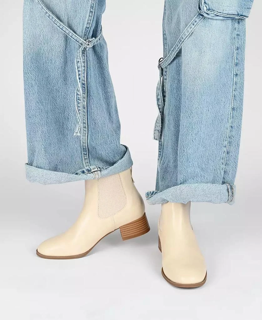 Journee Collection Women's Chayse Chelsea Booties 6