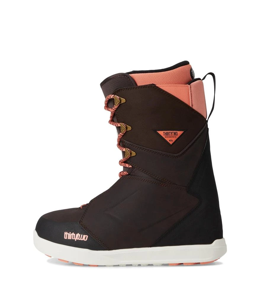 Thirty Two Lashed Bradshaw 
24 4