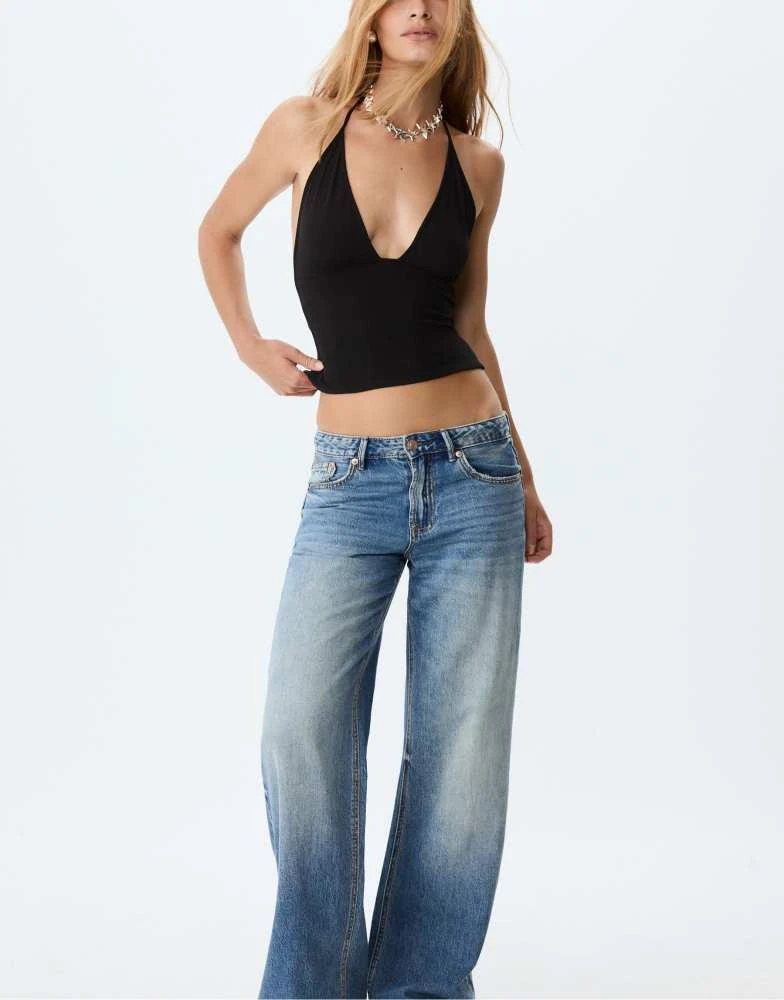 Stradivarius Stradivarius D91 low wide-leg jeans in medium denim wash 2