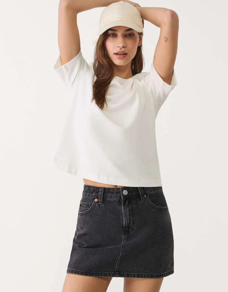 Stradivarius Stradivarius D60 denim mini skirt in dark grey 1