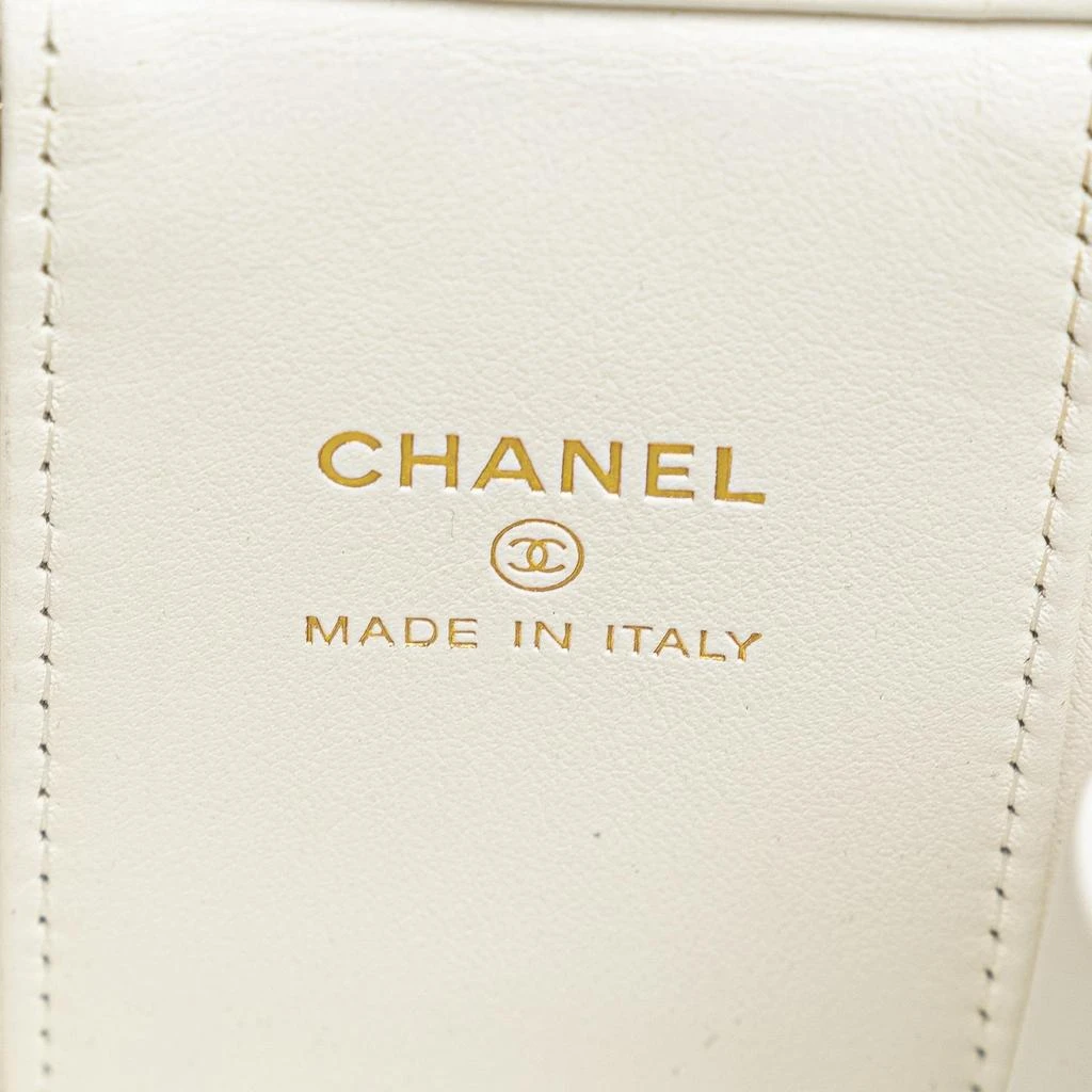 Chanel Chanel White Mini Caviar Vanity Case with Chain 7