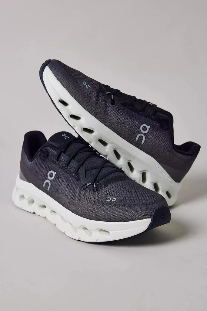 On On Men
s Cloudtilt Sneaker 2
