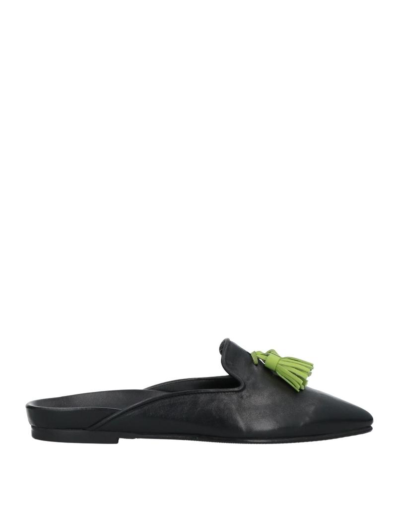 1725.A Mules and clogs