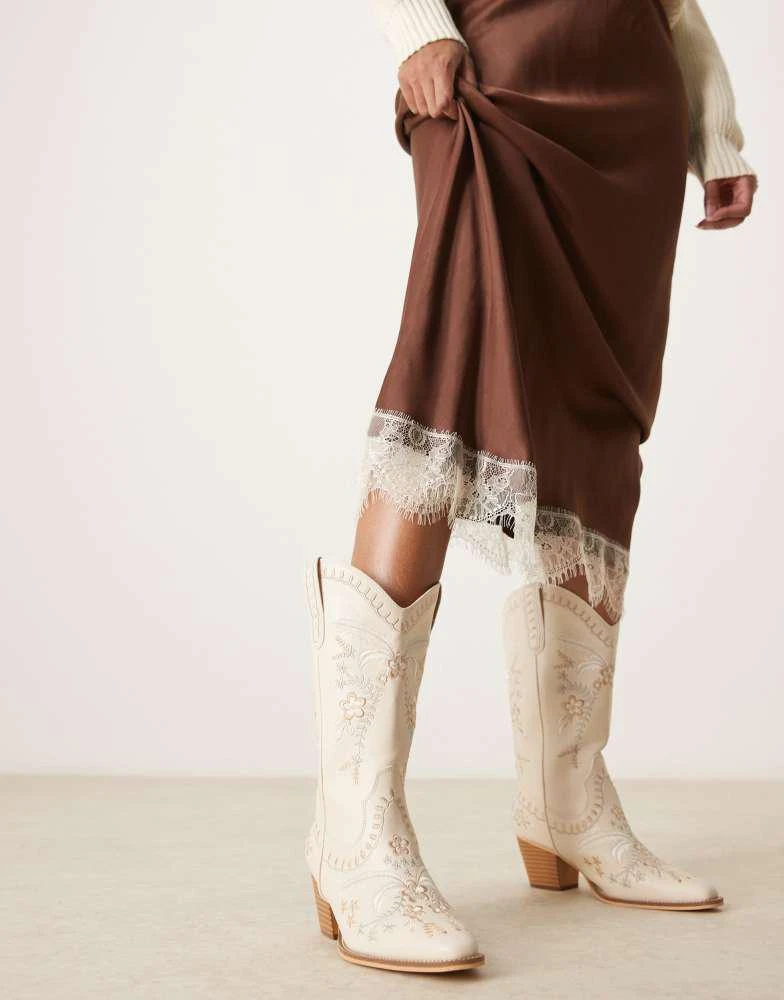 Glamorous Glamorous embroidered western knee boots in cream 4