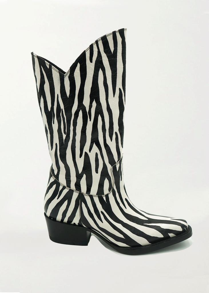 Che by Chelsey Women's Zebra Texan Boots In Black