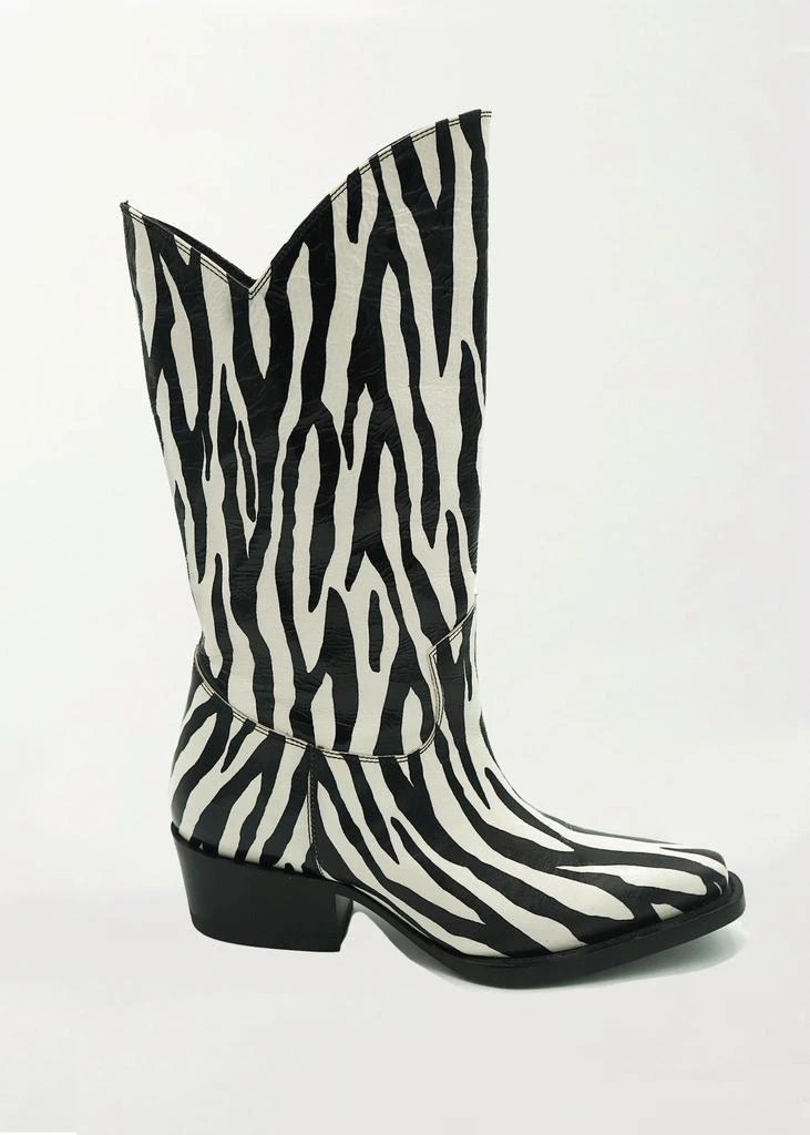 Che by Chelsey Women's Zebra Texan Boots In Black 1