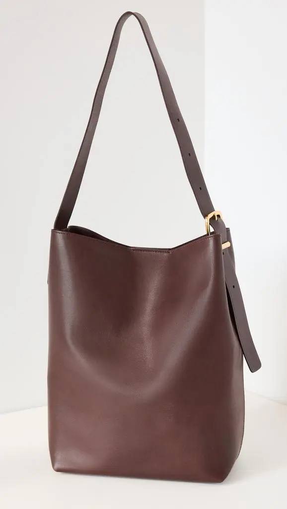Madewell The Essential Bucket Tote in Leather