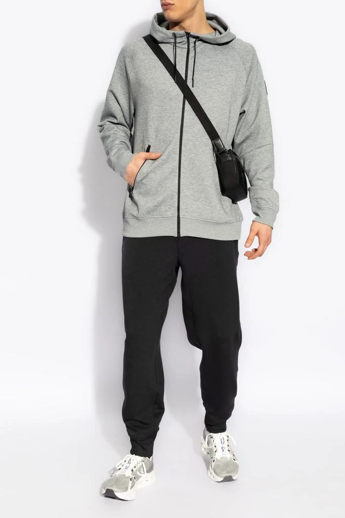 On Hoodie 2