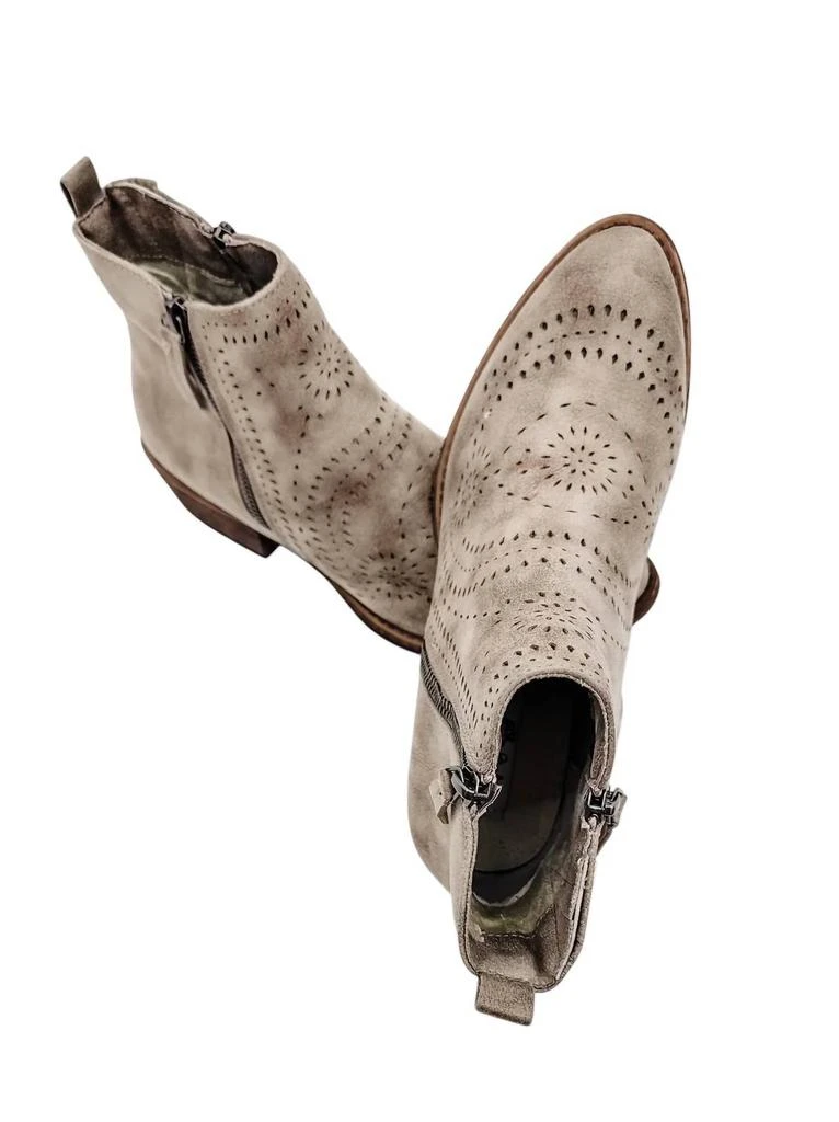 Very G Women's Lisette Bootie In Cream 4