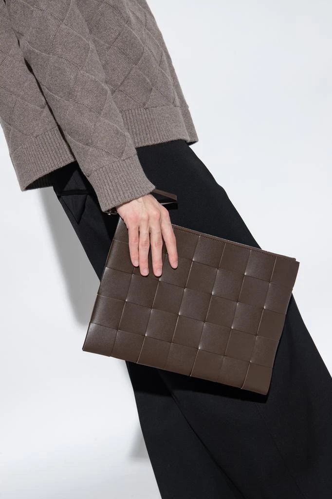 Bottega Veneta ‘Pouch Large’ leather handbag 2