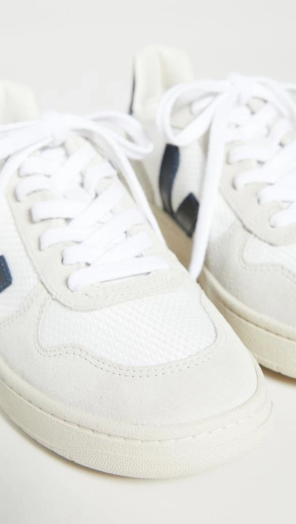 Veja V-10 Sneakers 5
