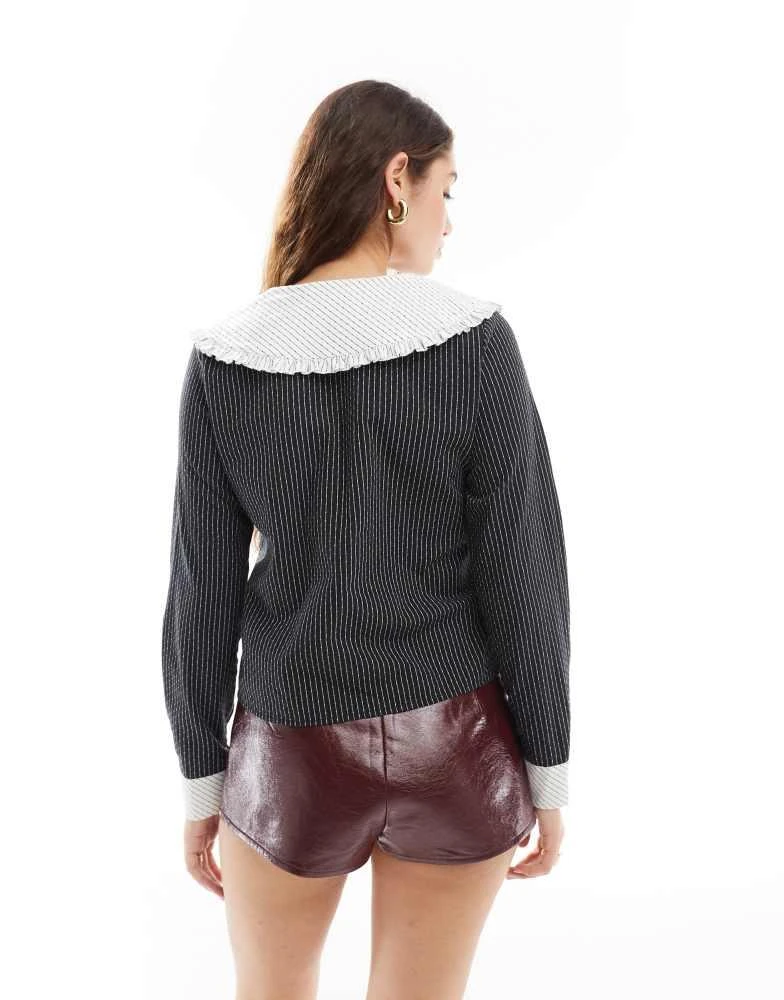 Daisy Street Daisy Street long sleeve v neck button up blouse with contrast stripe collar 4