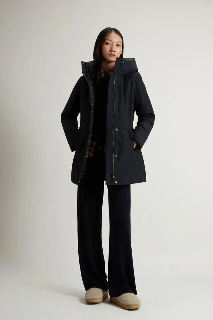 Woolrich Boulder Parka in Ramar Cloth with Hood and Detachable Faux Fur Trim - Women - Black 2