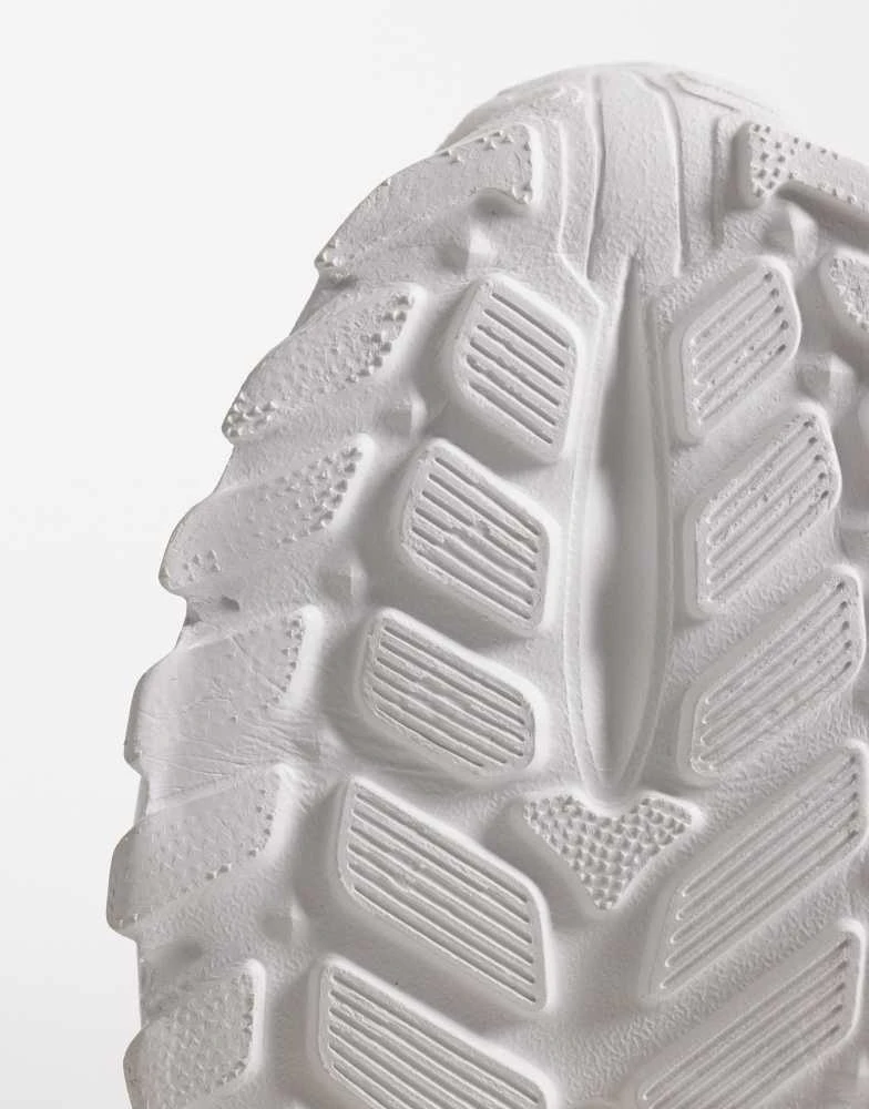 ASOS ASOS DESIGN knitted lace up trainer in white 5