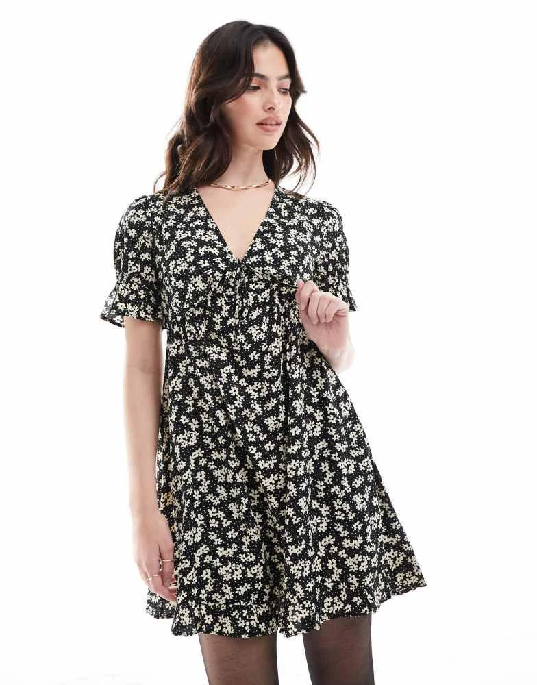 Wednesday's Girl Wednesday's Girl flutter sleeve floral print mini dress in black and white 2