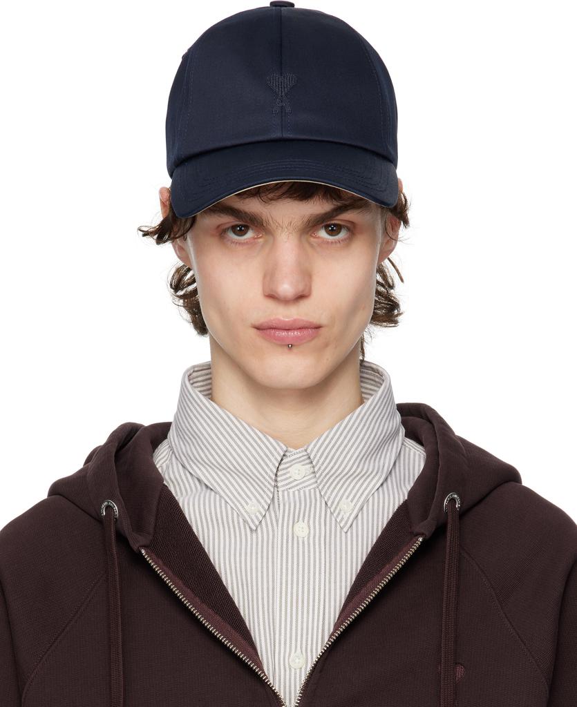 ★AMI ★ Logo Embroidered Curved Peakキャップ AMI AMI Paris Logo Embroidered Curved Peak Baseball Cap