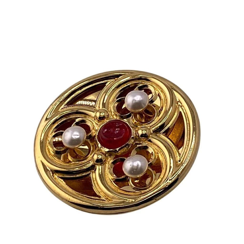 Chanel gold Color gold Plating Brooch (Pre-Owned)