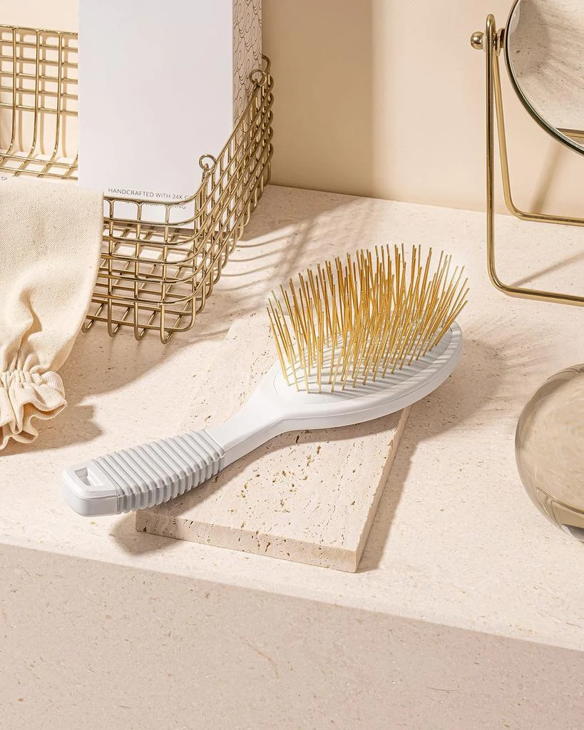 SNOW FOX Gua Sha Hair and Scalp Brush 4