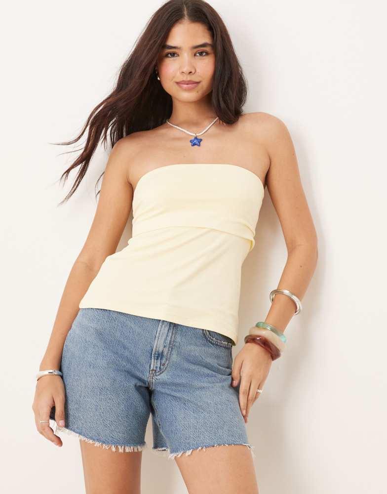 Abercrombie & Fitch Abercrombie & Fitch curve love high rise loose denim shorts with frayed hem in medium wash