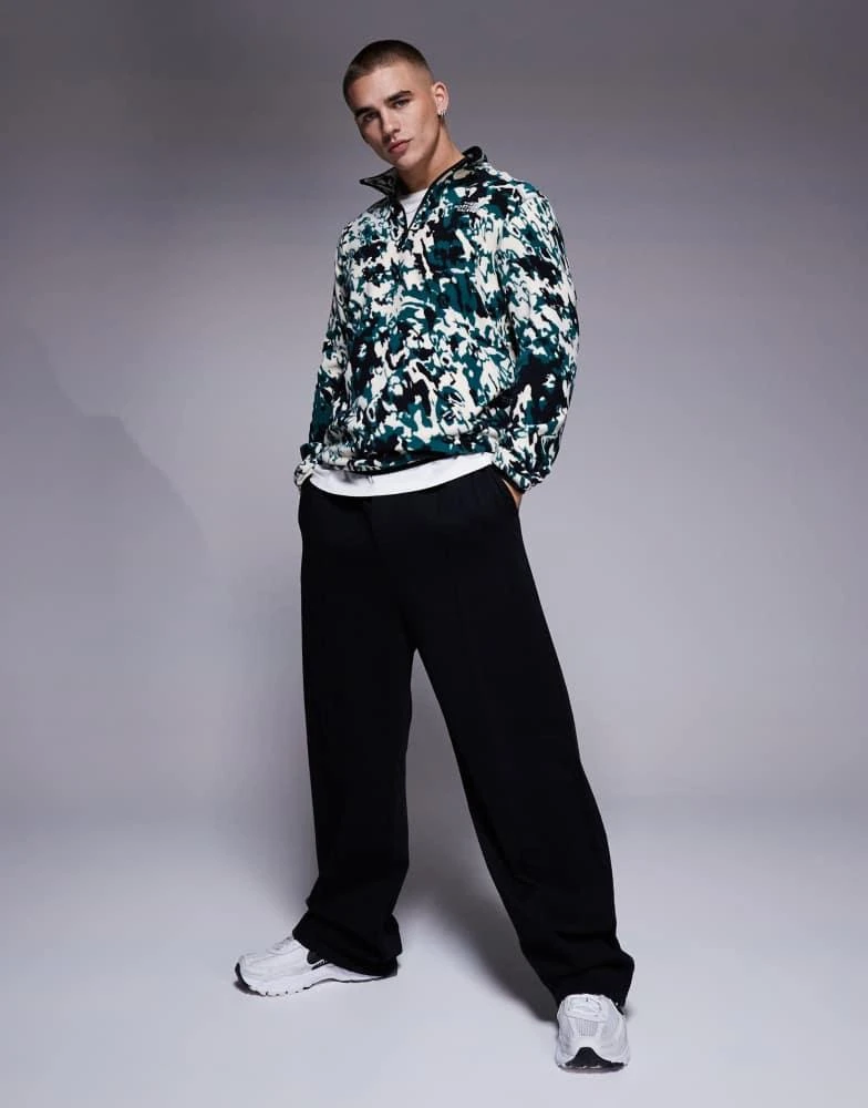 The North Face The North Face Glacier 1/4 zip fleece in green grid print 3