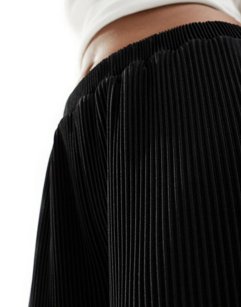 ASOS ASOS DESIGN plisse wide trouser culottes in black 2