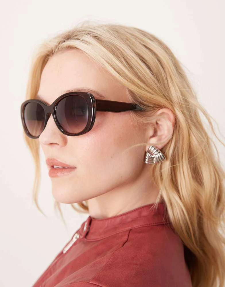 Jeepers Peepers Jeepers Peepers chunky square sunglasses in brown 3