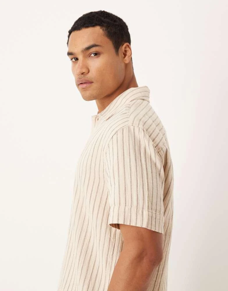 Abercrombie 
Fitch Abercrombie 
Fitch short sleeve cropped poplin shirt in beige 4