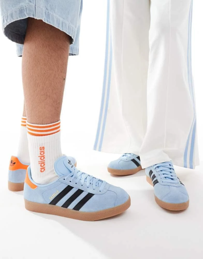 Adidas adidas Originals Gazelle trainers in blue and indigo with gum sole 4