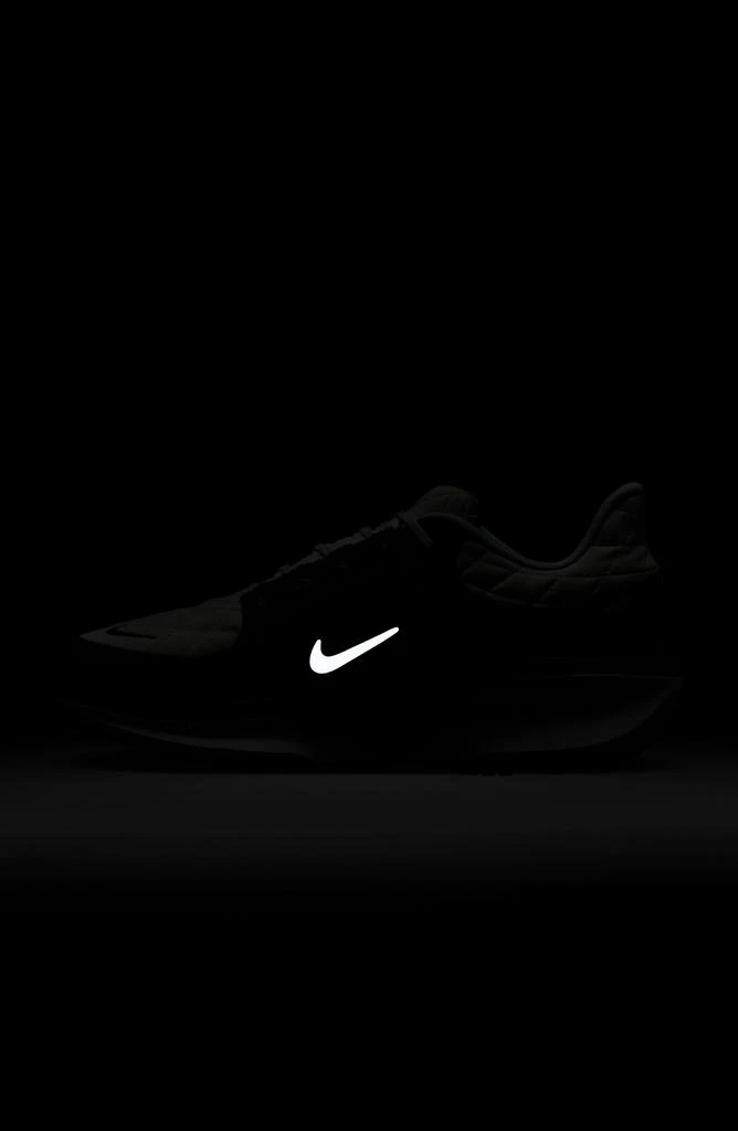 NIKE Air Winflo 11 GTX Running Shoe 8