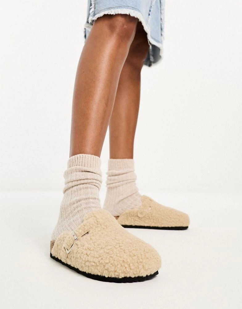 Glamorous Glamorous teddy mules in camel 4