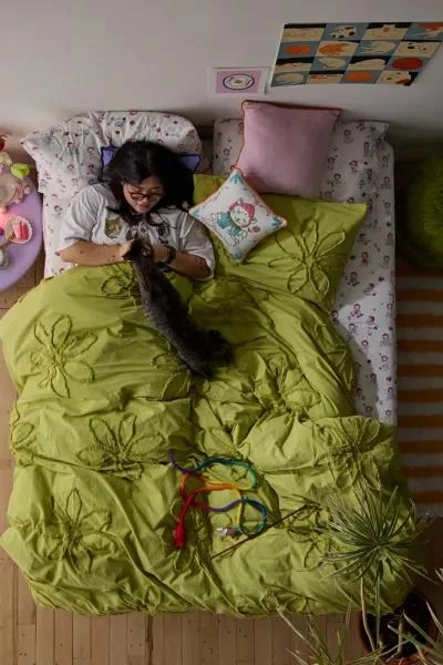 Urban Outfitters Daisy Tufted Core Duvet Cover 1