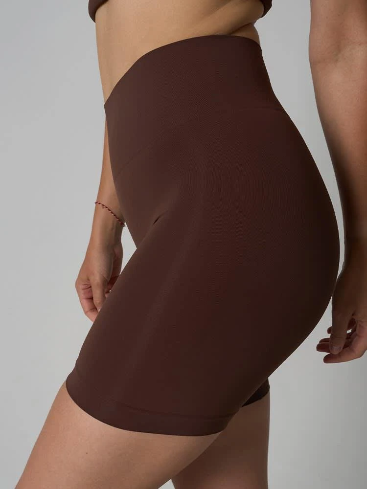 Agon Agon High waist legging short in coffee 4