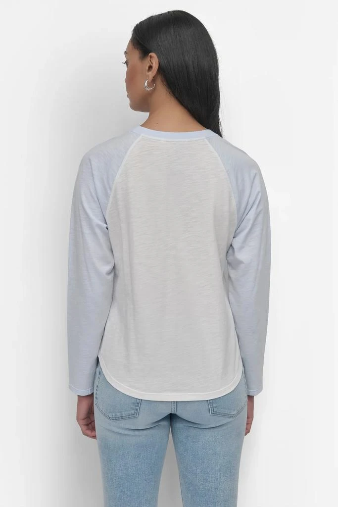 DKNY ARCHED NEW YORK  LOGO RAGLAN LONG SLEEVE TEE 2