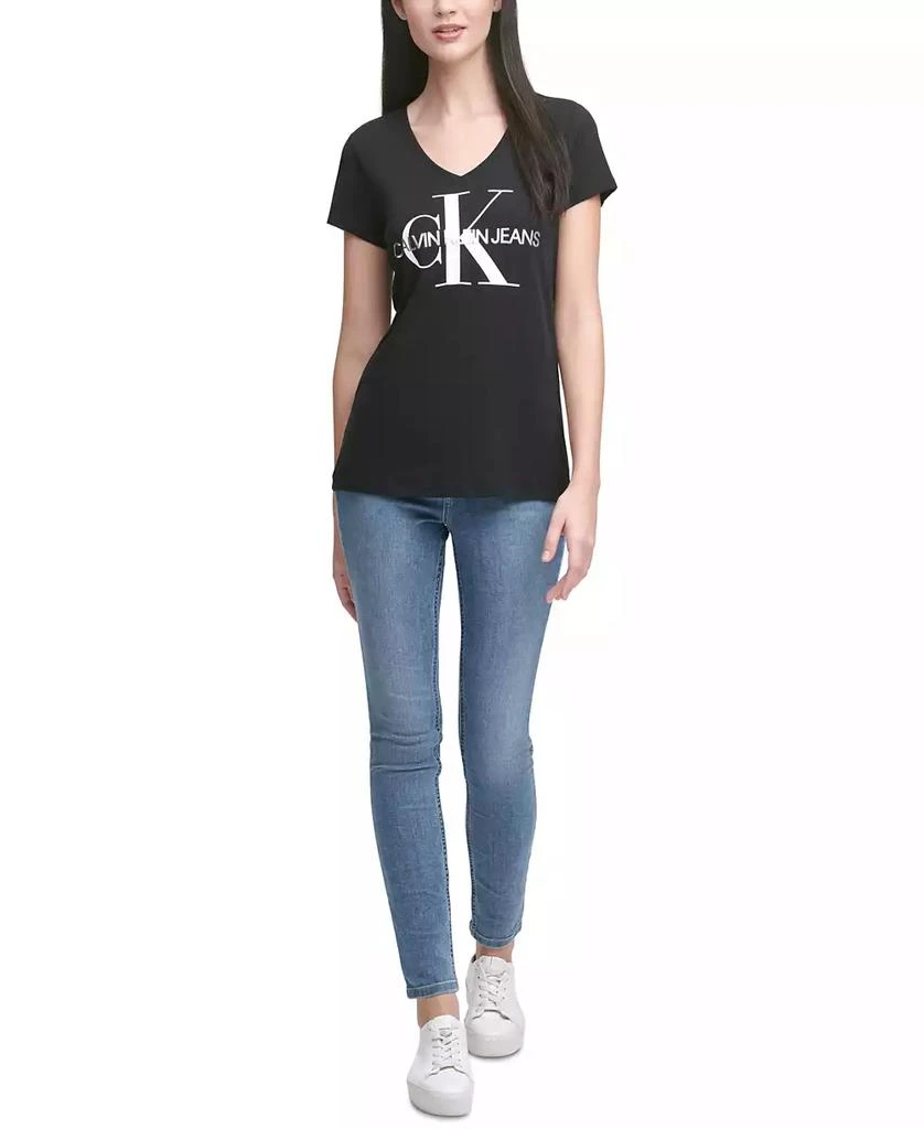 Calvin Klein Jeans V-Neck Logo T-Shirt 3