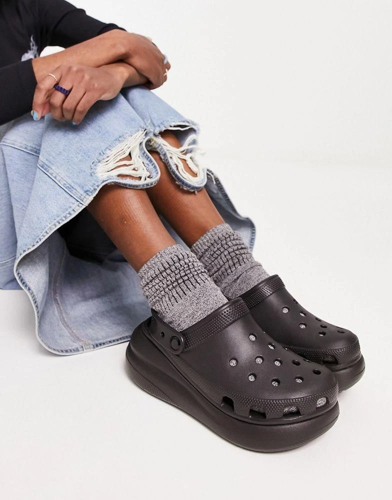 Crocs Crocs classic crush clogs in black 4