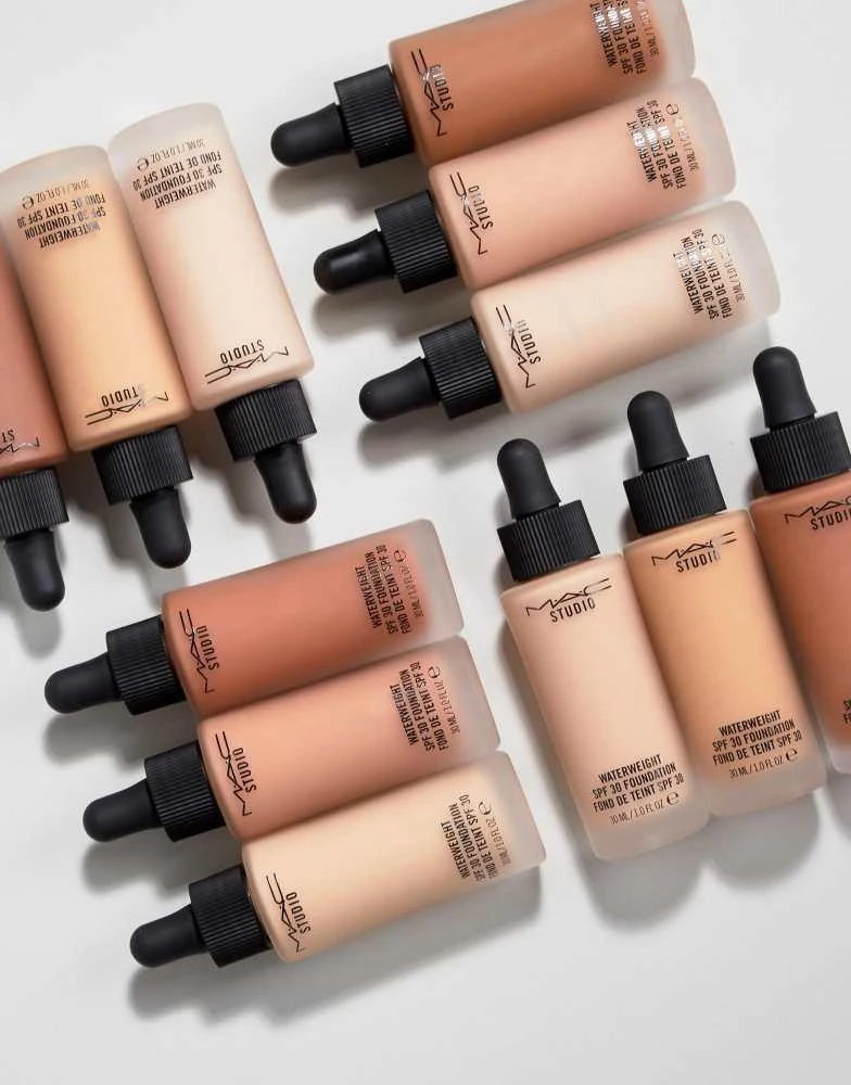MAC MAC Studio Waterweight SPF 30/PA++ Foundation 2