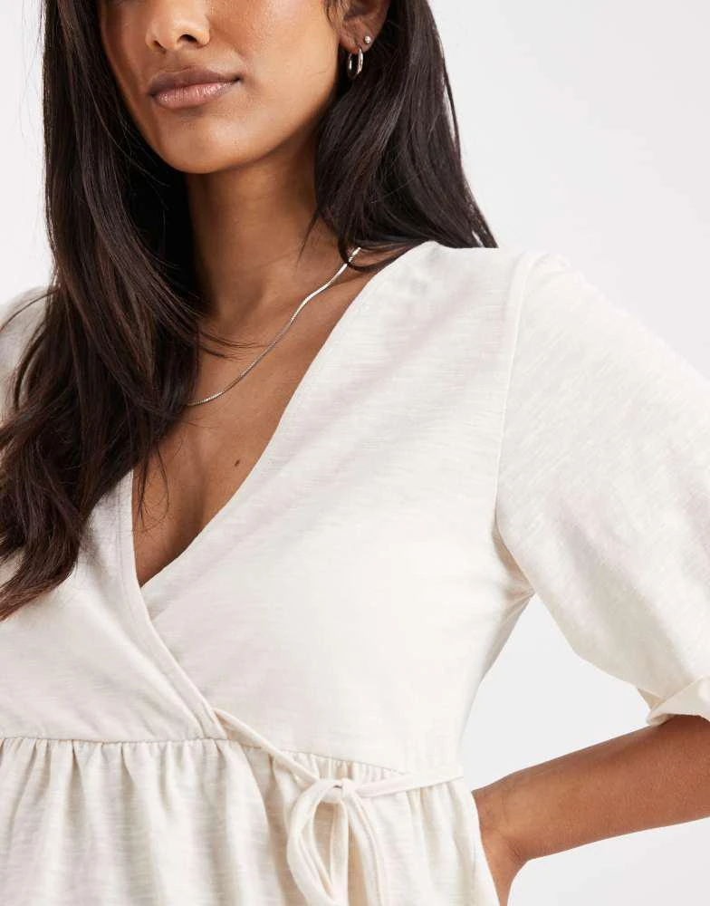 Mama.licious Mamalicious Maternity short sleeve nursing wrap detail jersey top in cream 3